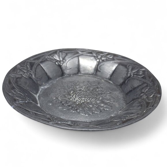 Vintage Japanese Embossed Metal Dish – 7” Floral Relief Plate – “Made in Japan” - Picture 2 of 9